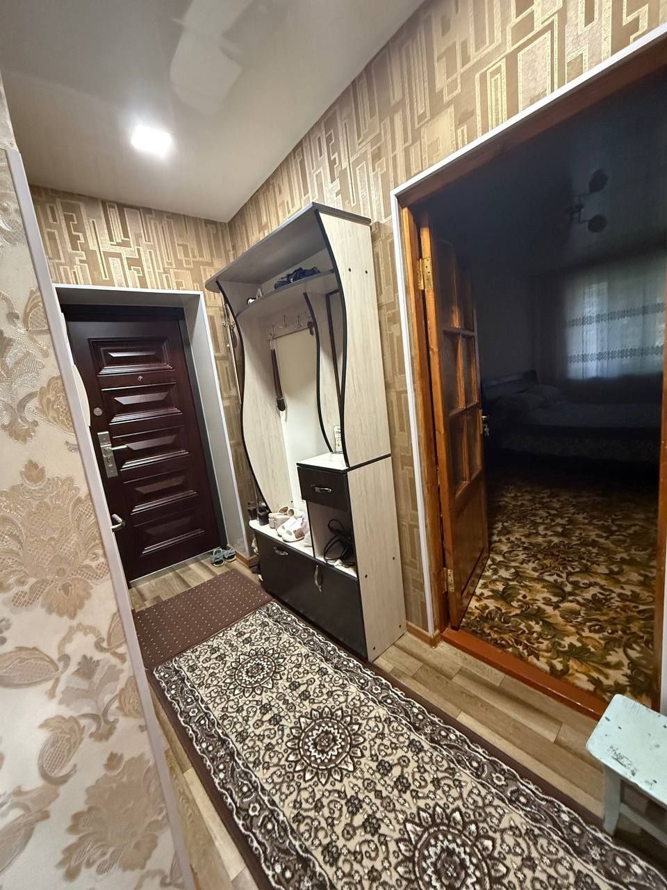 Срочно продаётся своя  3комнатная квартира