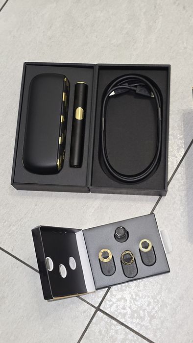 Kit IQOS Iluma i Seletti + 3 inele Seletti