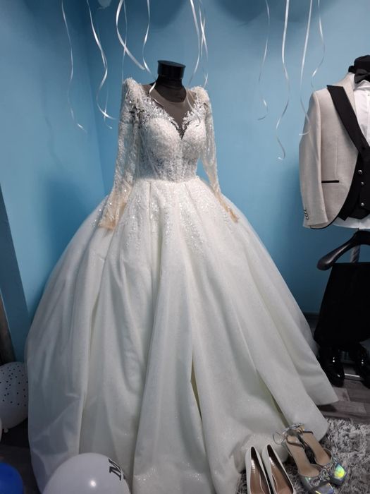 Vand rochie de mireasa