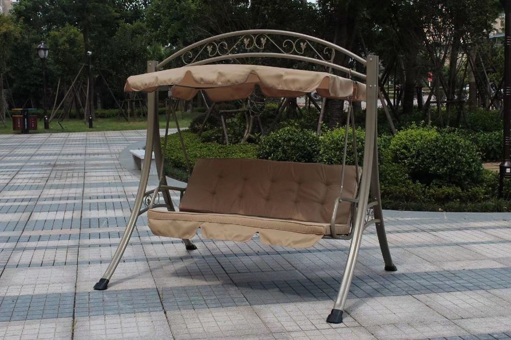 Железные садовые качели – прочные и удобные