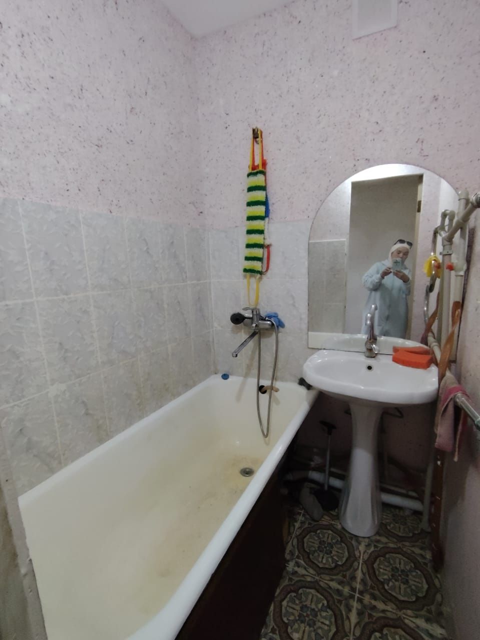 Кв Мкр Шугыла 8дом. 1 комнатный.
