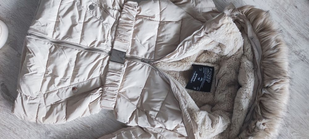 Дамсмо бежаво яке Хс