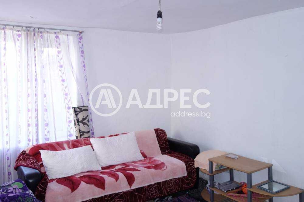 Продава се Къща в Разград, Център - 63 кв.м за 526 €/кв.м - Снимка #2