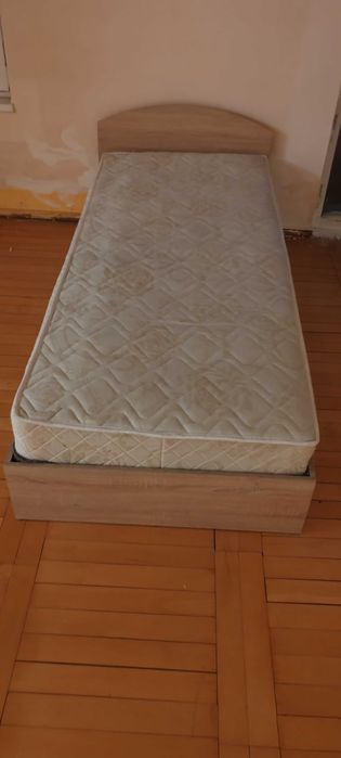 Легла + матраци в добро състояние
