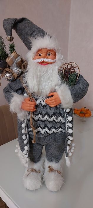Продаю дед мороза.б/у