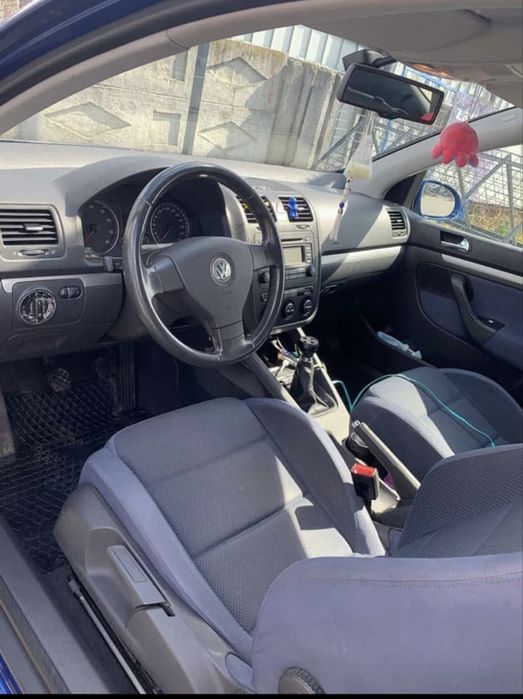 Volkswagen Golf 5 – 1.4 Benzină – 2005
