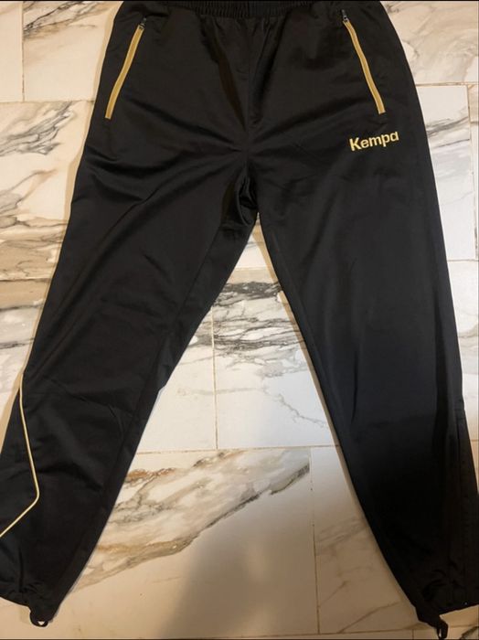 Pantaloni kempa