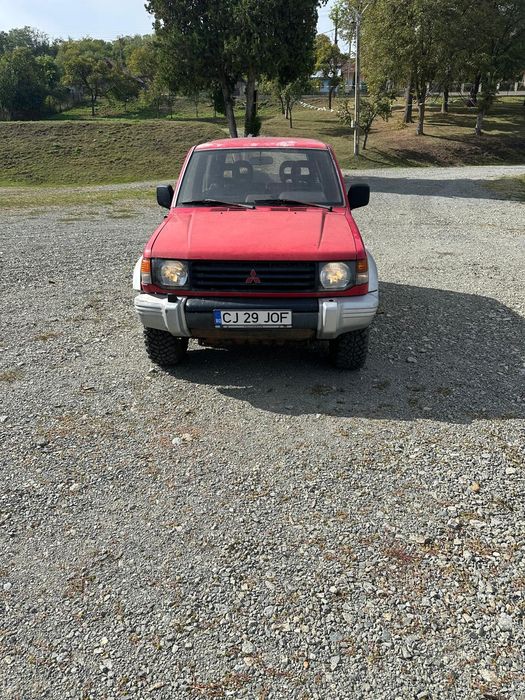 Vând Mitsubishi Pajero