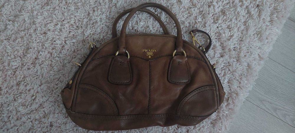 Vând geantă originală Prada Milano