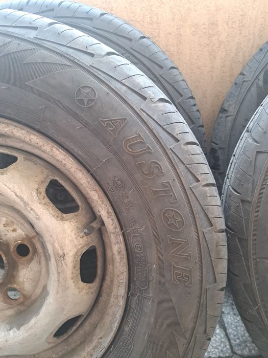 Бусови  стоманени джанти с лятни гуми 185 R 14C