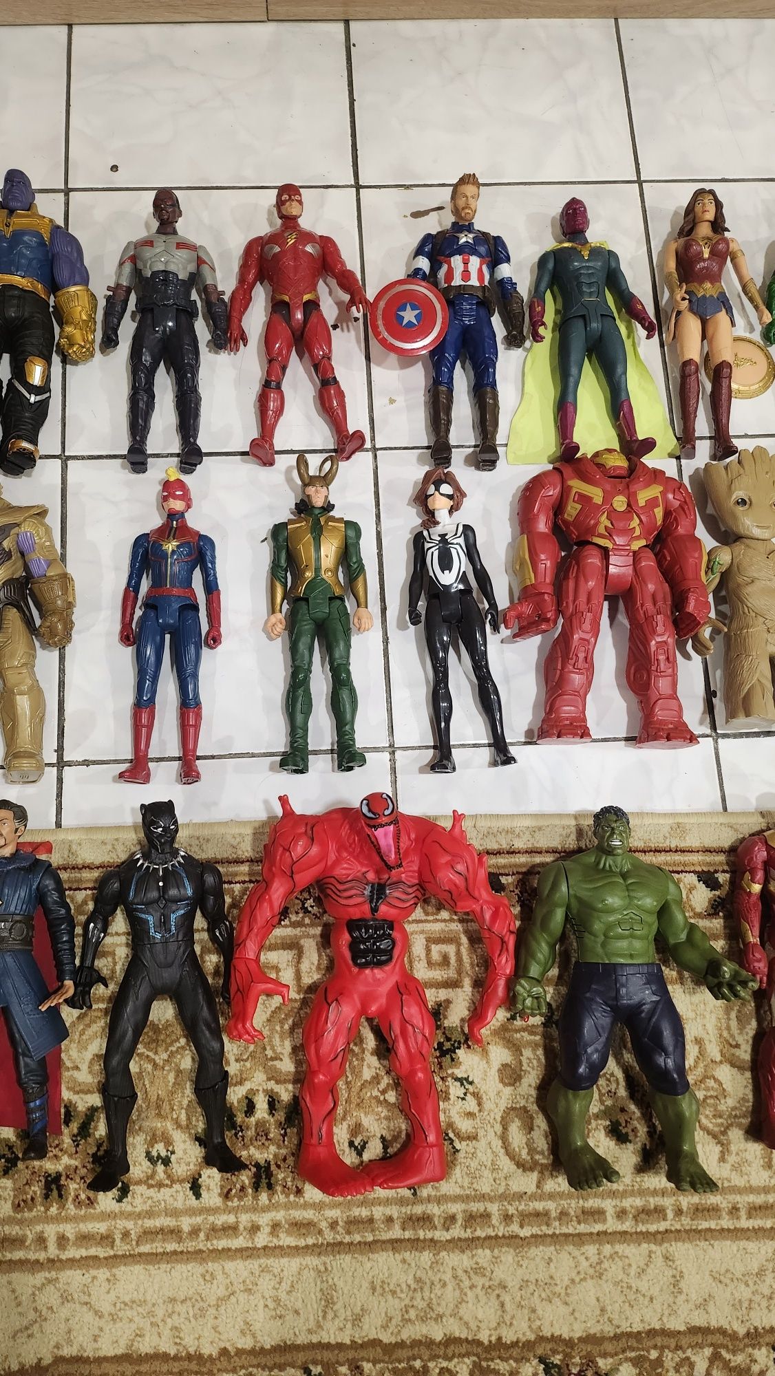 Полная коллекция игрушек Марвэл и DC