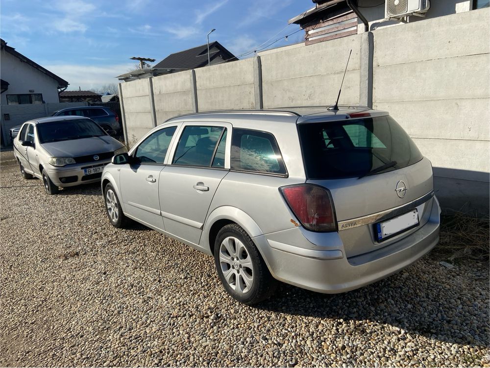 Opel Astra H (necesita platforma auto)