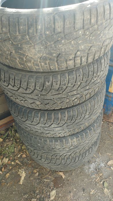 Продам шины 215/55/17