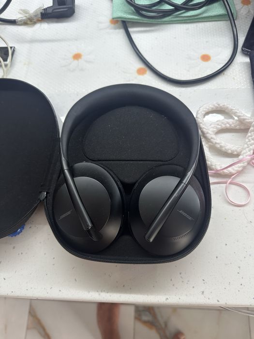 Bose слушалки 700