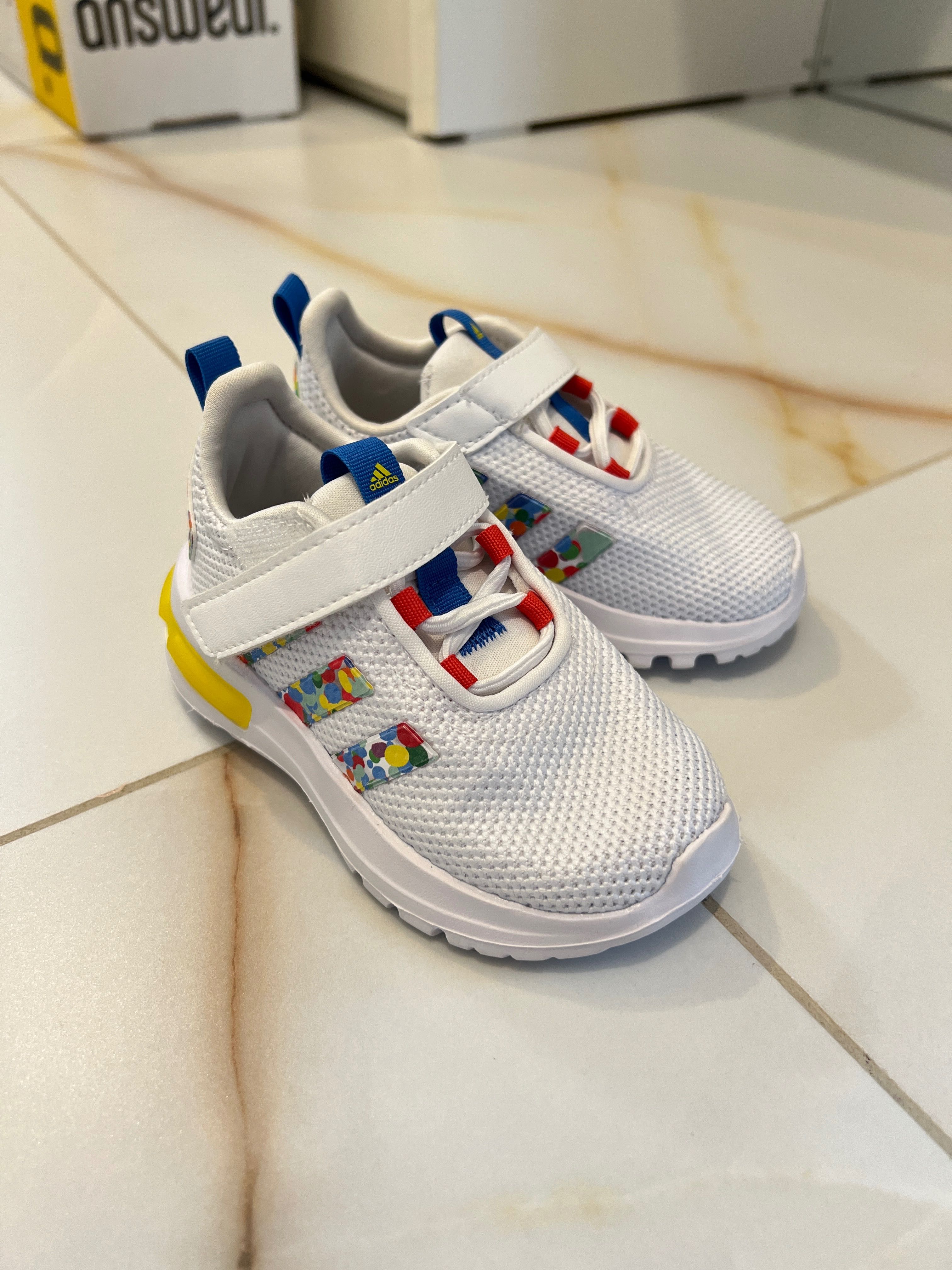 Продавам детски маратонки Adidas