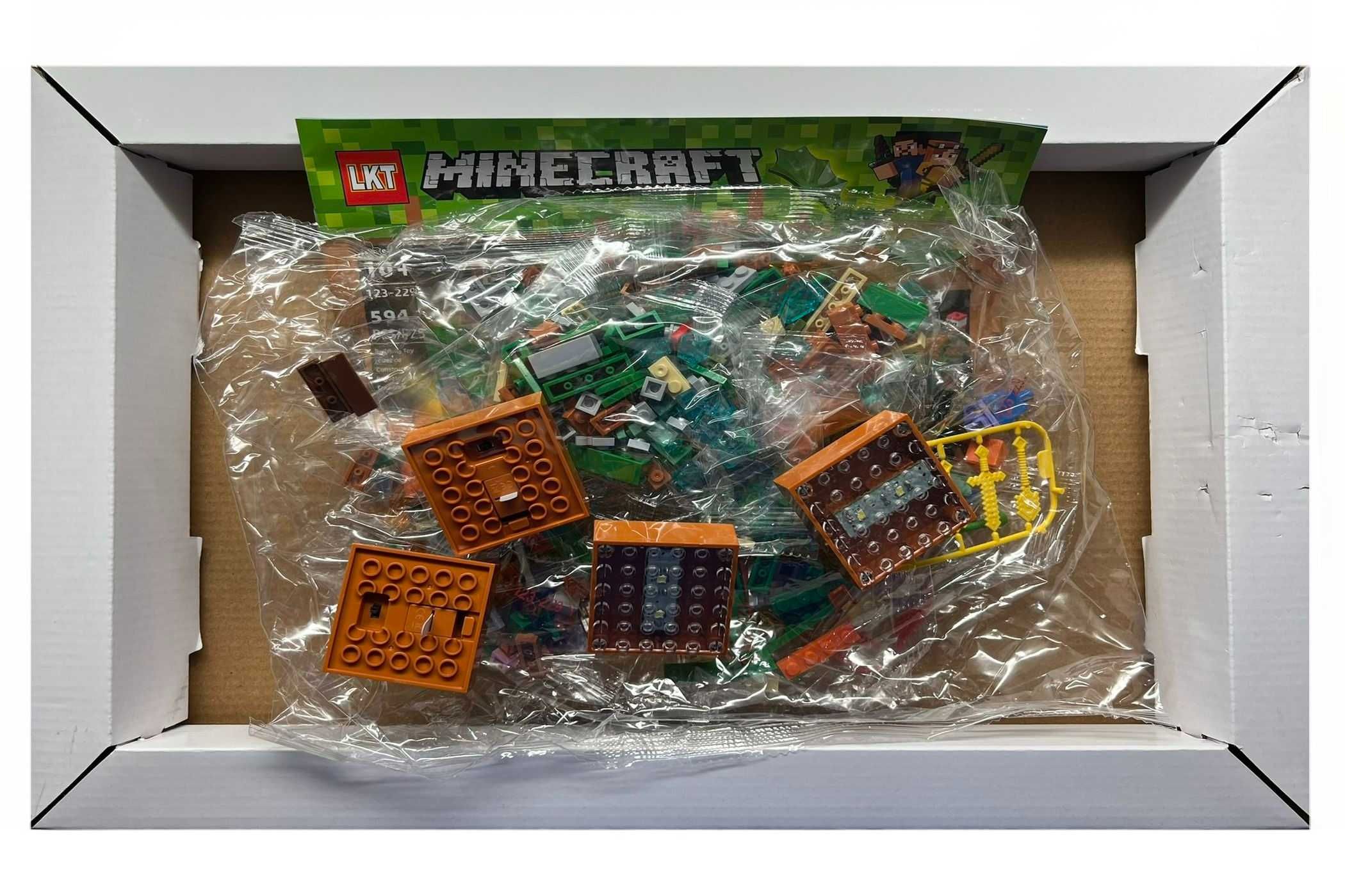 Set de constructie LKT Minecraft cu lampa LED 591 piese tip lego