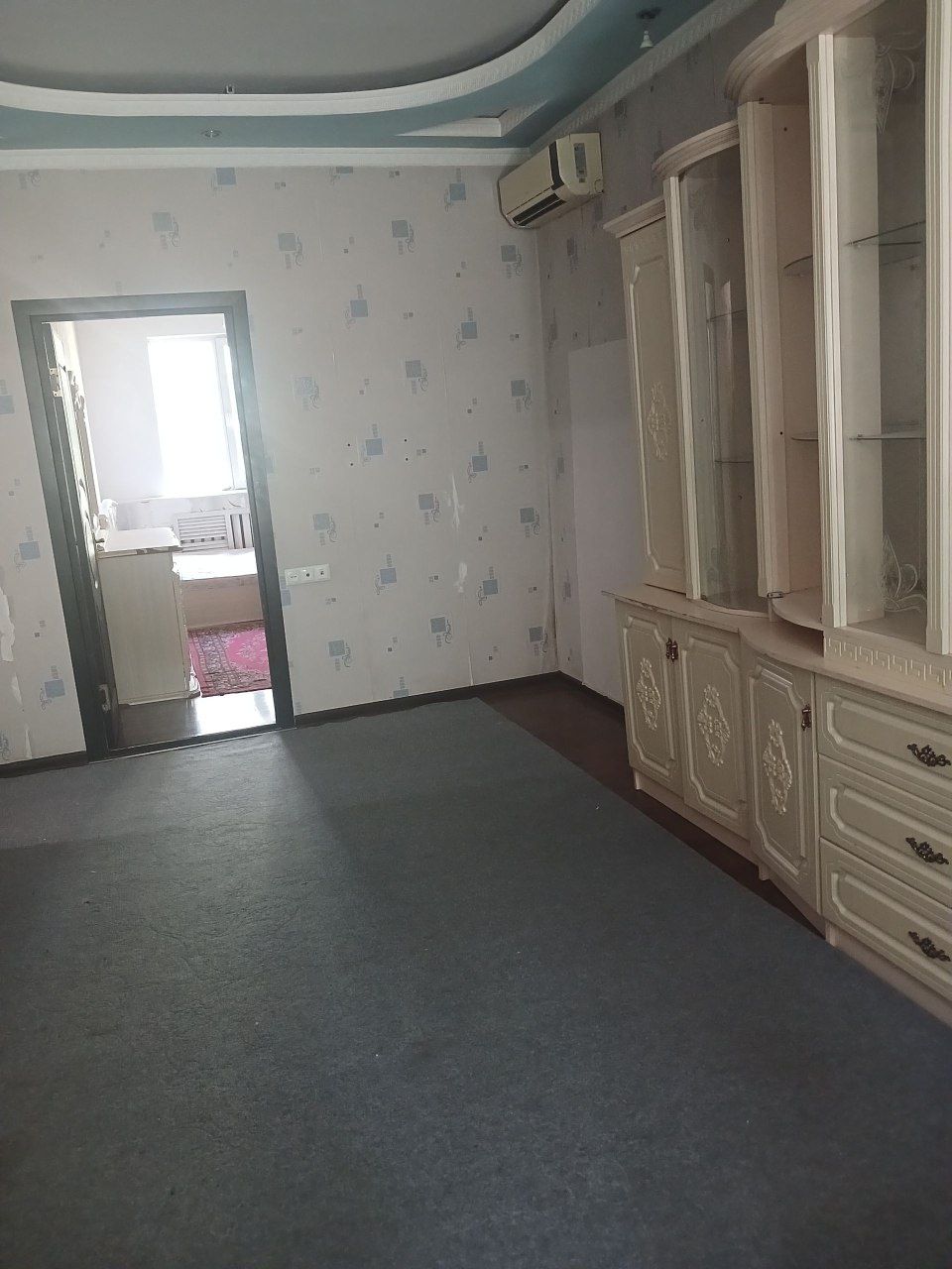 Ц-квартал.  2-3/5/5 - 400$. квартира узоқ муддатга ижарага берилади