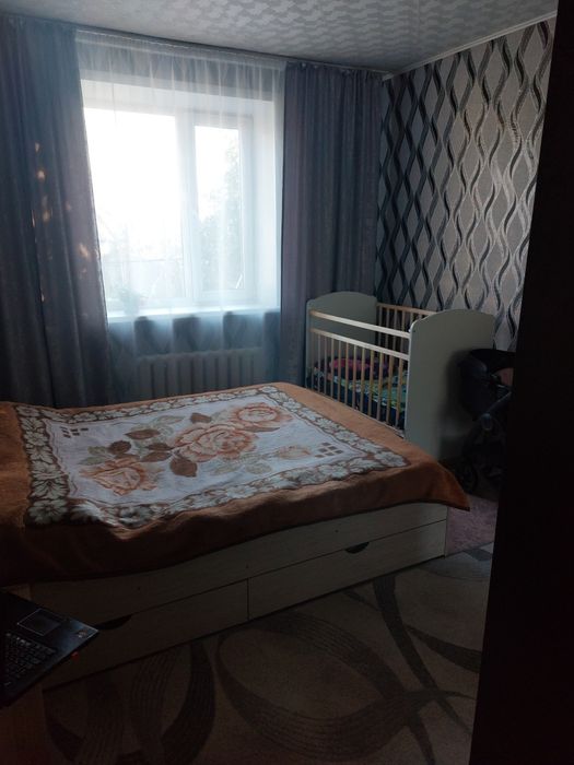 Продам 4 комнатную  квартиру.