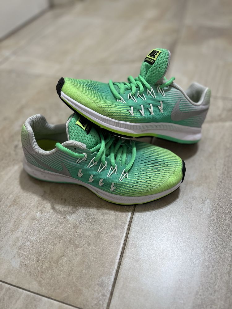 Маратонки nike и under armour