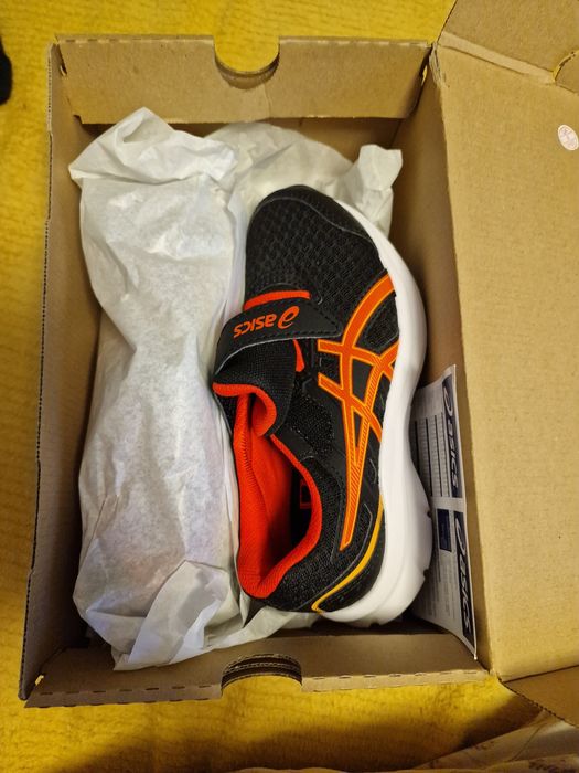 Asics
Pantofi Jolt 3 Ps 1014A198 Negru