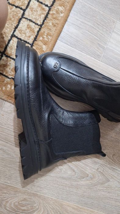 Продам женскую обувь