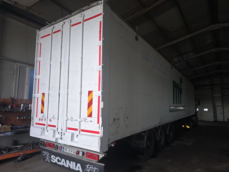 De Vanzare semiremorca walkingfloor 90 mc