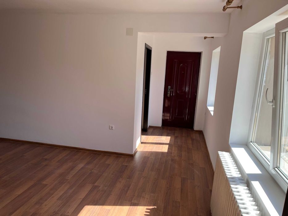 RACARI - Ghergani - casa + teren arabil de vanzare