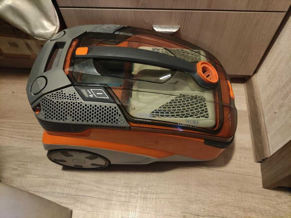 Отдам даром пылесос