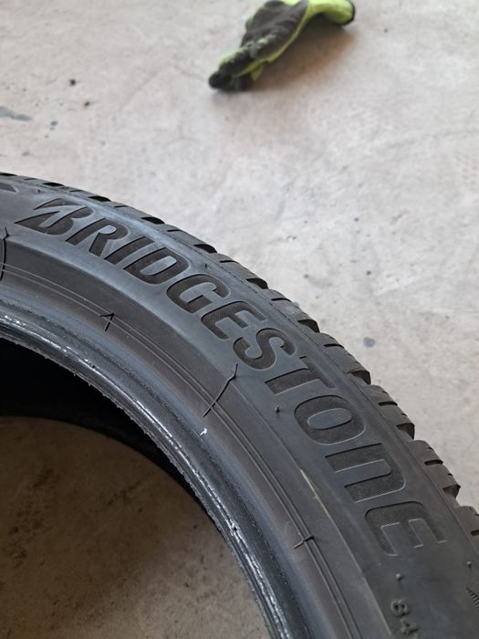 2 anvelope iarnă 225 45 r18 Bridgestone