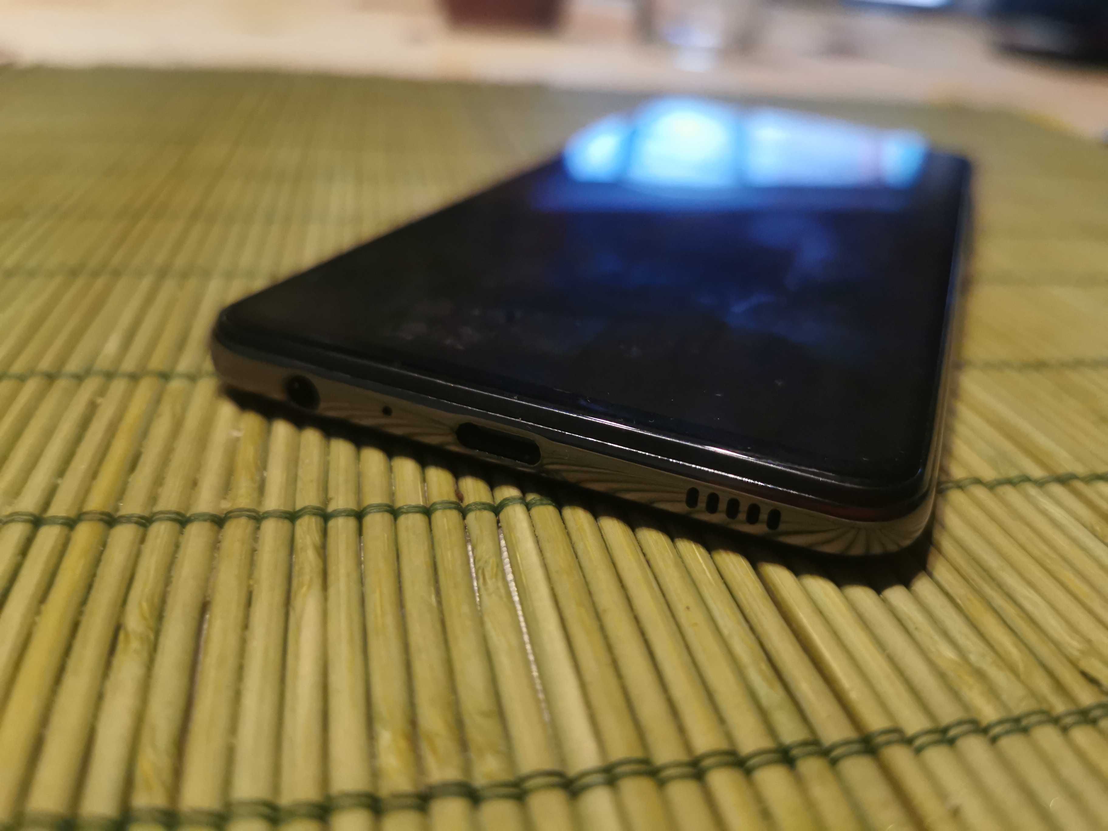 Бартер/Продажба : Отличен Samsung A52 128/6 GB Черен