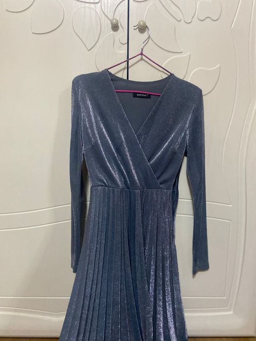 Продам платье красивое