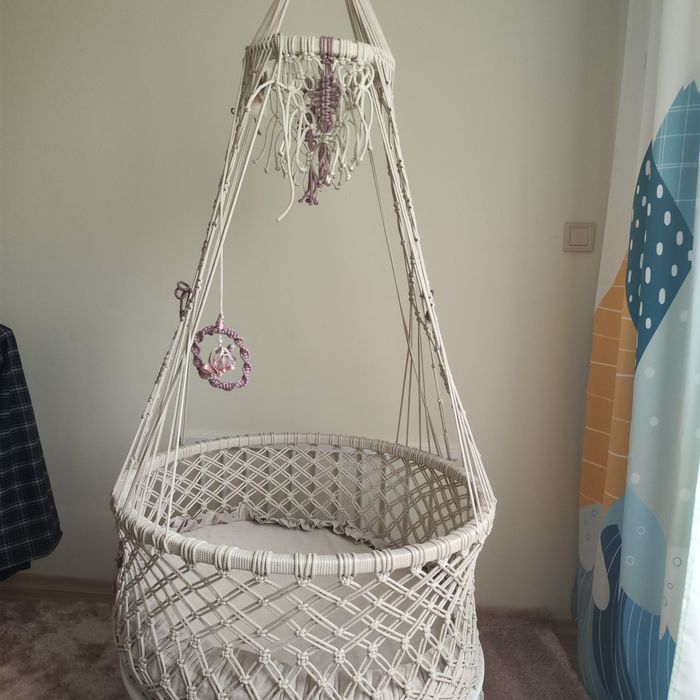 Ръчно изработена детска люлка