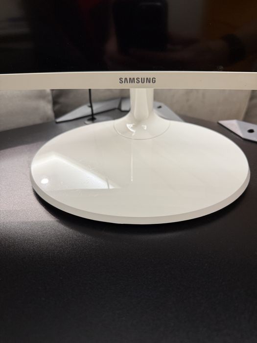 Monitor Samsung 32’ curbat