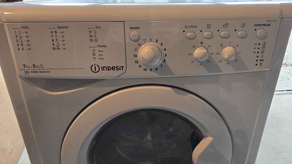 Пералня със сушилня Индезит Indesit