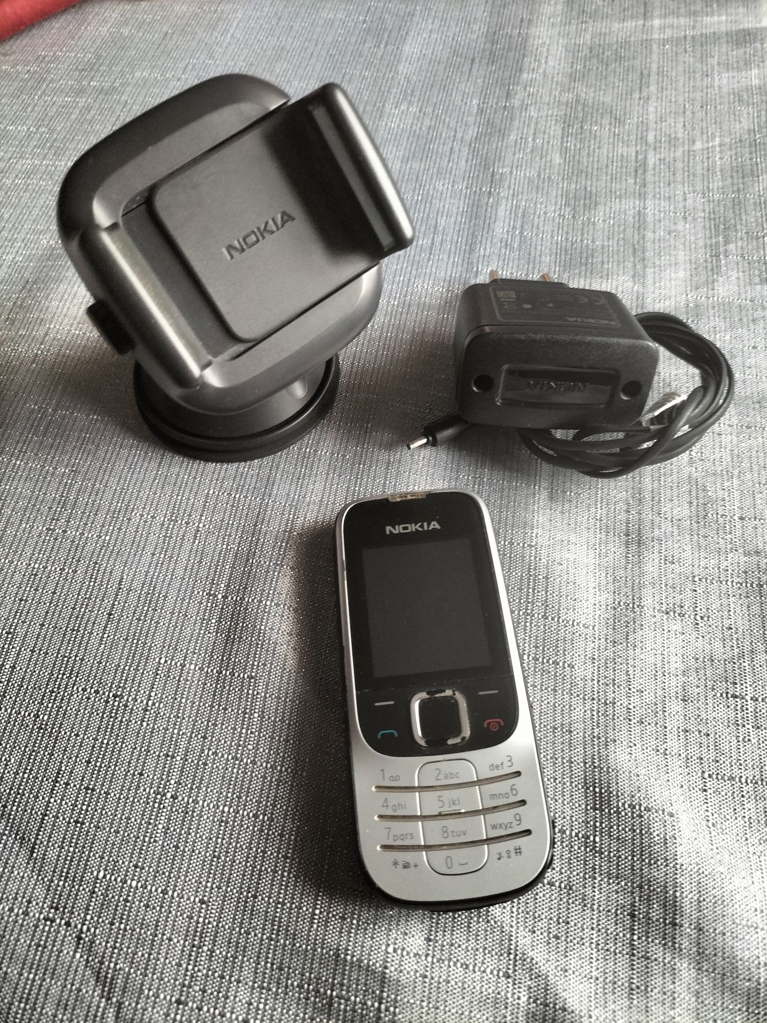 Vând Nokia 2330c