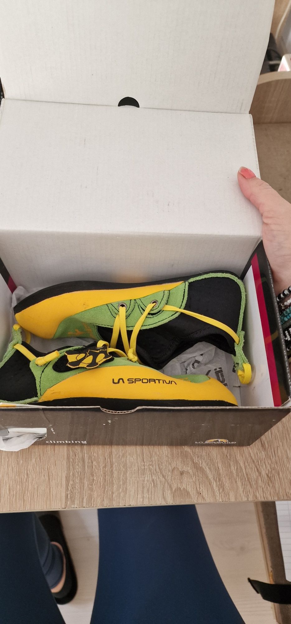 Pantofi escalada nr 34/35 La Sportiva