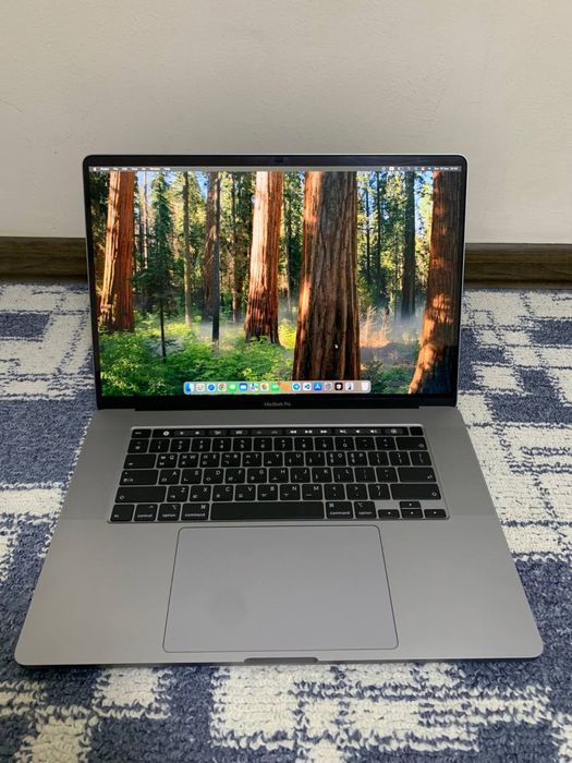 Macbook Pro 2019. 16. i7