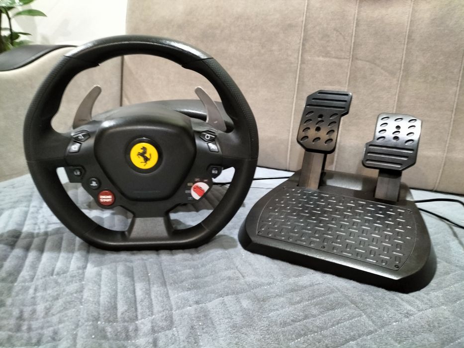 Игровой руль THRUSTMASTER T80 RW FERRARI 488GTB и педали