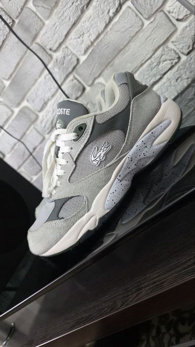 Оригинальные кроссы Lacoste