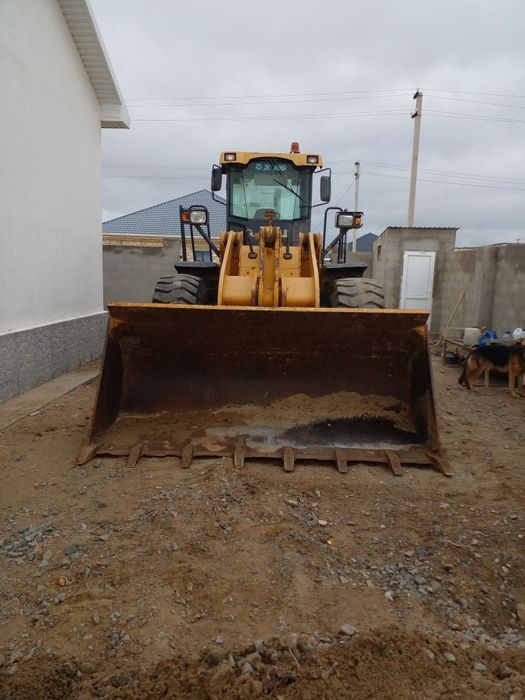 Погрузчик 3 КУБ. xcmg LW500FL.