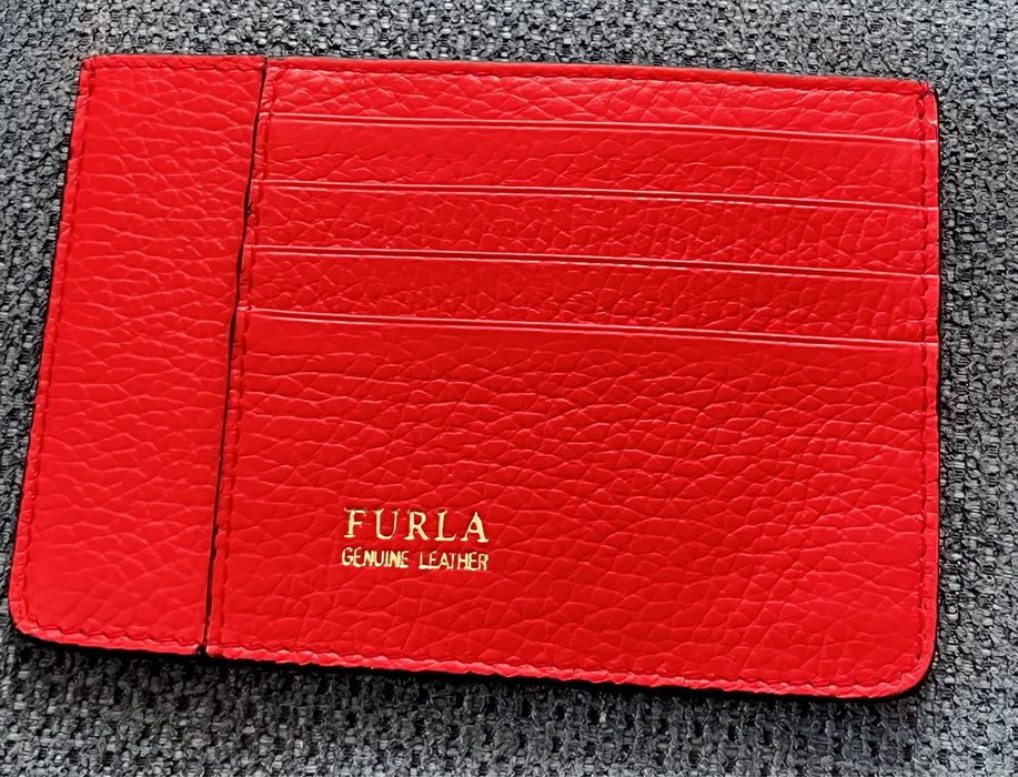 Нов модел FURLA Card holder M.8 слота за карти и отделение за банкноти