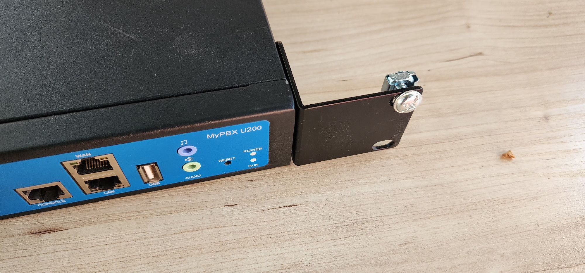 Гибридная цифровая IP-АТС Yeastar MyPBX U200