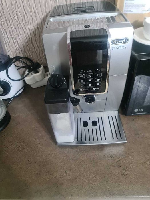 Продам кофе машину DeLonghi Dinamica