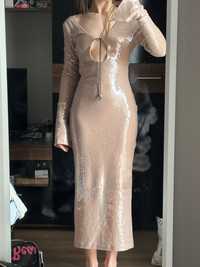 Пайетена бежова рокля XS Hailey Bieber/от магазин eesome.stories