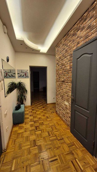 Сдам евро квартиру на Ойбек Цум