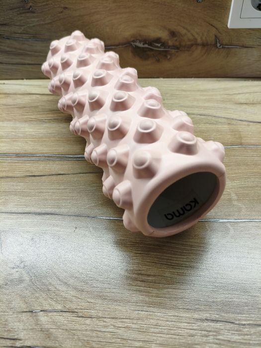 Розовый массажный валик для йоги и спины KAMA, EVA, 45×13 см