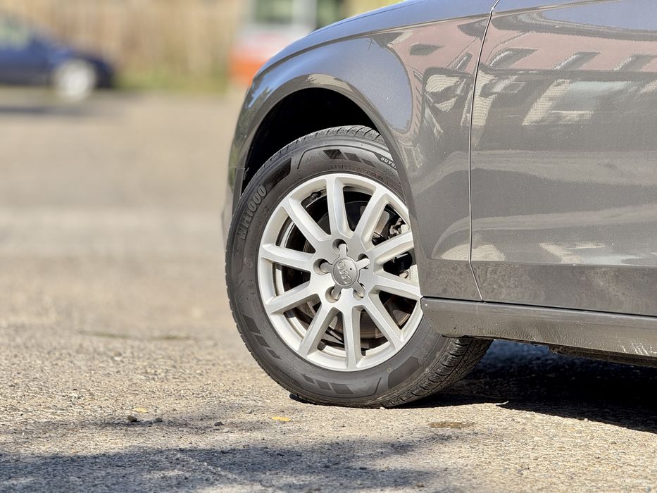Audi A4 B8 Facelift - Anul 2014 - 2.0 TDI 150 Cp - Inmatriculat - Navi