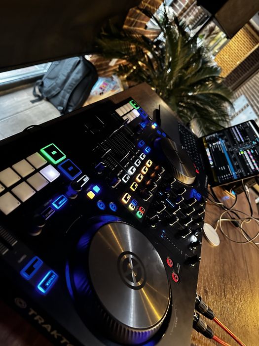 Dj pentru evenimente private si corporate botez, nunta, majorat
