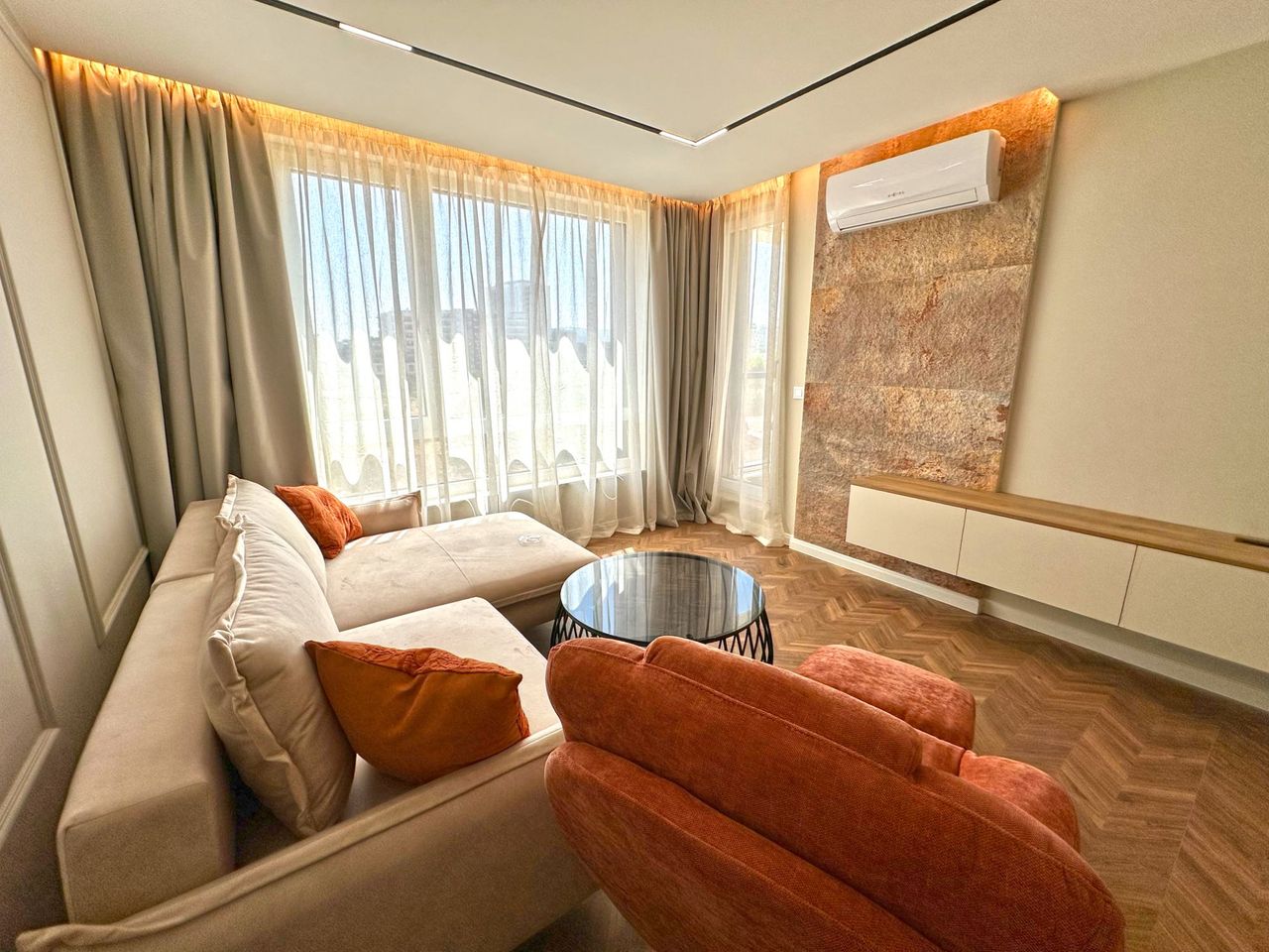 Продава се Тристаен апартамент в София, Младост 4 - 107 кв.м за 3272 €/кв.м - Снимка #3