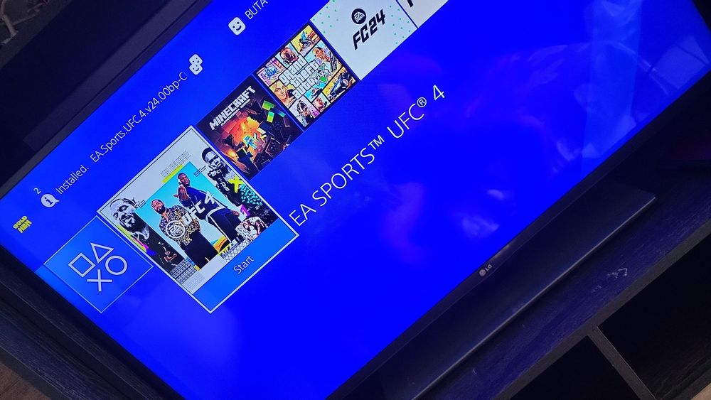 PlayStation 4 modat